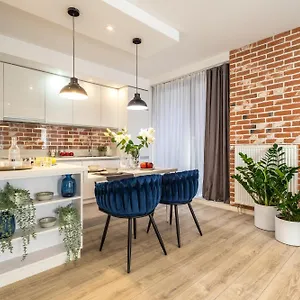 24 Premium Old Town Apartment