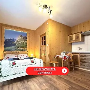 wesola-chatka-krupowki-37a.zakopanehotels.org/